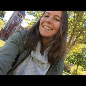 Meet your Posher, Rebecca